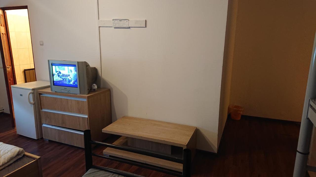 Pillango Munkasszallo * Budapest