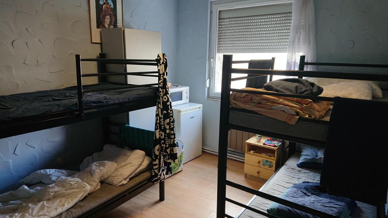 Pillango Munkasszallo Hostel *