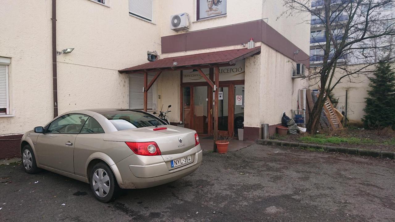 Hostel Pillango Munkasszallo