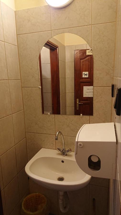 Pillangó Munkásszálló Hostal *